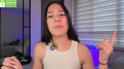 Snapshot of sophie_bbs chatting on 12/13/25, 07:53 Sophie online show from 12/13/25, 07:53