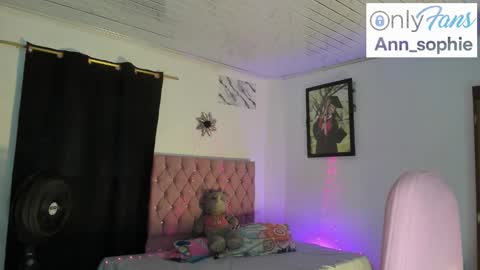 sophie doll online show from 10/17/25, 05:26