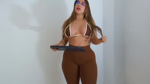  SOPHIE JANNER online show from 04/20/26, 11:28