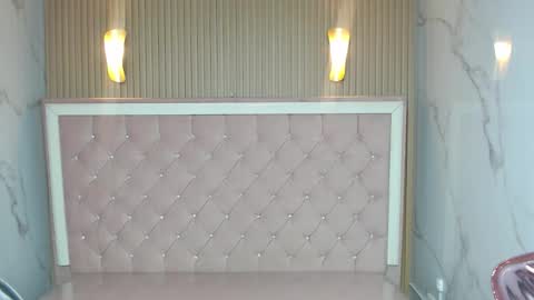 sophie_jones_b online show from 02/15/26, 12:51