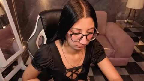 sophie_jones_b online show from 03/18/26, 12:52