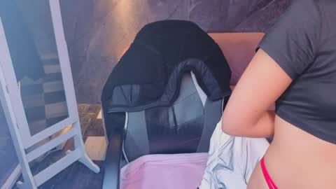 sophie_jones_b online show from 04/22/26, 12:39