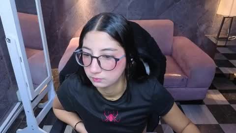 sophie_jones_b online show from 05/21/26, 12:45