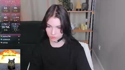 Snapshot of sophie_nomenal_ chatting on 09/17/25, 09:27 sophie_nomenal_ online show from 09/17/25, 09:27