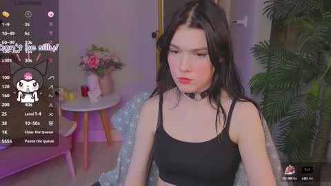 Snapshot of sophie_nomenal_ chatting on 10/03/25, 09:56 sophie_nomenal_ online show from 10/03/25, 09:56