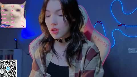 sophie_nomenal_ online show from 02/01/26, 07:34