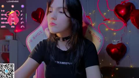 sophie_nomenal_ online show from 02/11/26, 07:13