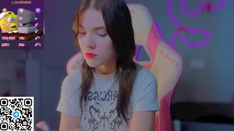 sophie_nomenal_ online show from 03/05/26, 09:27