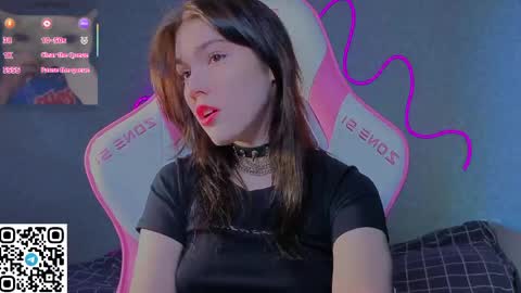 sophie_nomenal_ online show from 04/22/26, 03:13