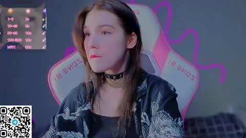 sophie_nomenal_ online show from 04/25/26, 12:57