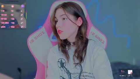 sophie_nomenal_ online show from 07/04/26, 07:25