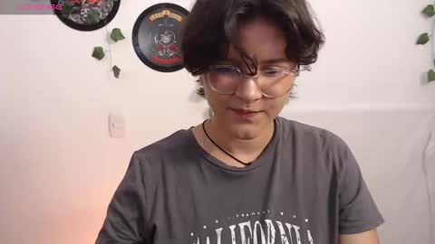 sophie_ross1 online show from 10/07/25, 12:52