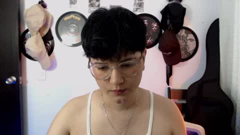 sophie_ross1 online show from 04/14/26, 10:27
