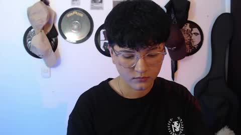 sophie_ross1 online show from 04/25/26, 06:49