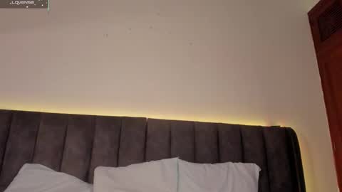 sophie_smith19 online show from 09/11/25, 02:28