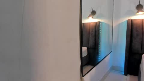 sophie_smith19 online show from 04/01/26, 01:01