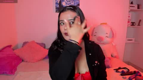 Snapshot of sophie_t_ chatting on 09/10/25, 02:55 Sofia online show from 09/10/25, 02:55