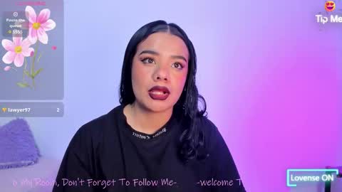 Snapshot of sophie_t_ chatting on 12/14/25, 12:32 Sofia online show from 12/14/25, 12:32