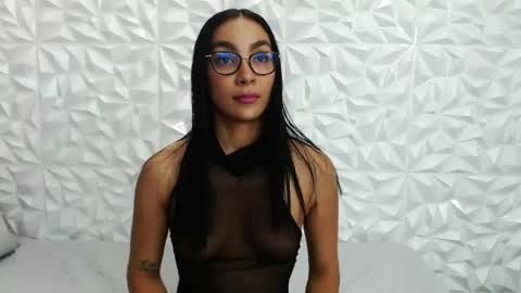 sophie_willow online show from 05/01/26, 07:40