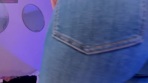 Snapshot of sophiebarnett_ chatting on 09/10/25, 01:05 Sophie online show from 09/10/25, 01:05