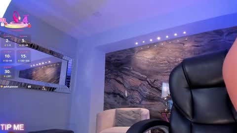 Snapshot of sophiebarnett_ chatting on 09/26/25, 12:03 Sophie online show from 09/26/25, 12:03