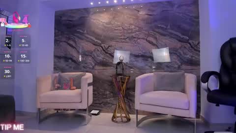 Snapshot of sophiebarnett_ chatting on 09/26/25, 11:31 Sophie online show from 09/26/25, 11:31