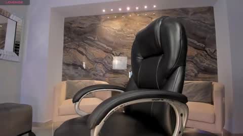 Snapshot of sophiebarnett_ chatting on 11/13/25, 12:09 Sophie online show from 11/13/25, 12:09