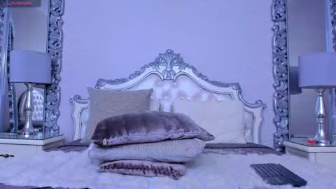 sophiebellucci online show from 02/09/25, 07:27