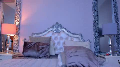 sophiebellucci online show from 02/10/25, 03:57