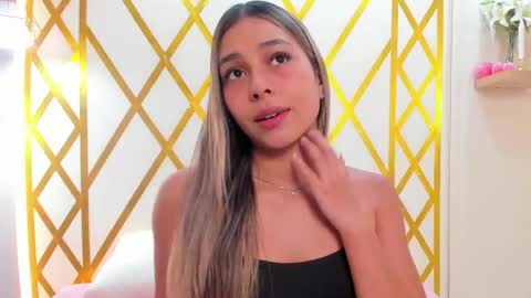 Sophie online show from 04/17/26, 01:14