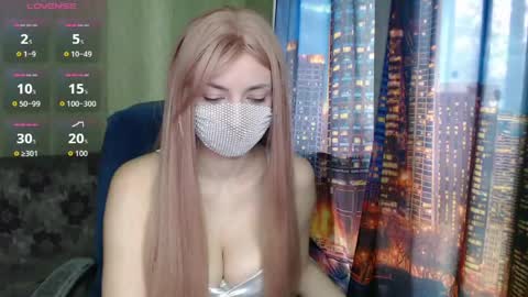 Sophie online show from 04/23/26, 08:13