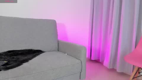 sophie  online show from 06/24/26, 12:20