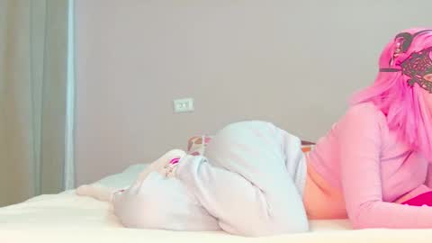 Snapshot of sophiechan69 chatting on 09/16/25, 01:34 ShopieChan69 online show from 09/16/25, 01:34