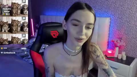 Sophie online show from 03/12/25, 01:08