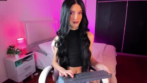    online show from 12/22/25, 08:11