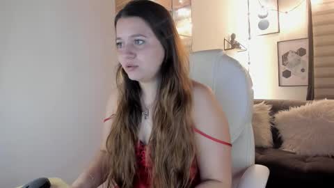 Snapshot of sophiee09_ chatting on 10/11/25, 03:10 Sophie online show from 10/11/25, 03:10