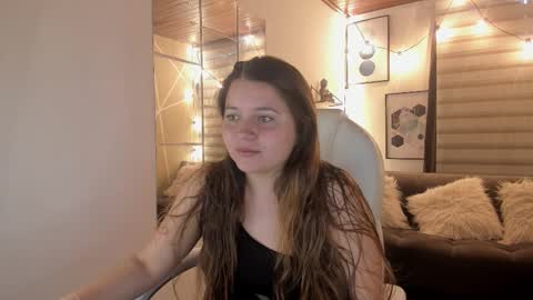 Snapshot of sophiee09_ chatting on 10/13/25, 03:12 Sophie online show from 10/13/25, 03:12