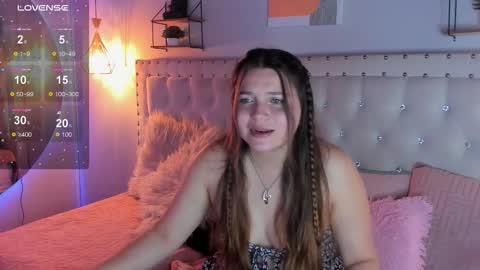 Snapshot of sophiee09_ chatting on 11/13/25, 01:10 Sophie online show from 11/13/25, 01:10