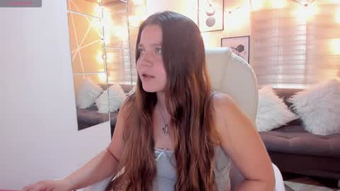 Snapshot of sophiee09_ chatting on 11/22/25, 03:00 Sophie online show from 11/22/25, 03:00