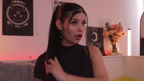 Sophiee  online show from 10/24/25, 07:54