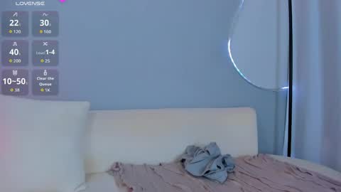 Sophie online show from 04/24/26, 11:18