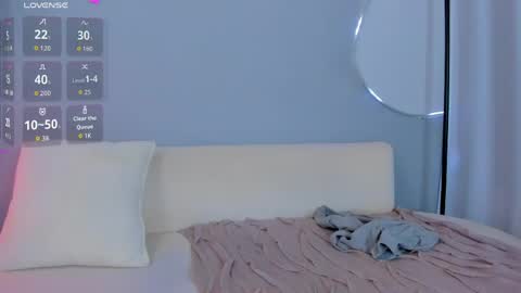 Sophie online show from 05/21/26, 11:01