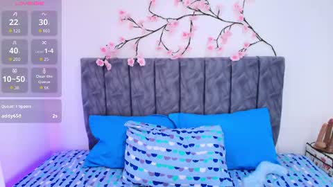 Snapshot of sophiee_velvet chatting on 06/11/26, 05:44 online show from 06/11/26, 05:44