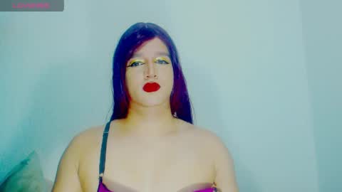 Snapshot of sophiehillsxo chatting on 05/07/26, 03:23 sophiehillsxo online show from 05/07/26, 03:23