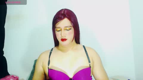 Snapshot of sophiehillsxo chatting on 05/16/26, 11:57 sophiehillsxo online show from 05/16/26, 11:57
