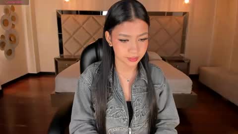 Sophie Houston online show from 04/22/26, 03:31