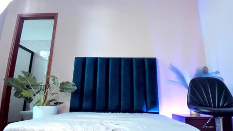 Sophie Johns online show from 01/17/26, 06:33