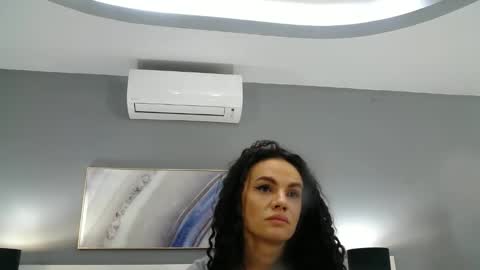 Snapshot of sophiejoulia chatting on 02/14/25, 09:32 Sophie online show from 02/14/25, 09:32