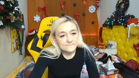 Snapshot of sophiekittyy chatting on 12/26/24, 10:37 sophiekittyy online show from 12/26/24, 10:37