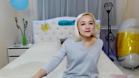 Snapshot of sophiekittyy chatting on 09/25/25, 06:28 sophiekittyy online show from 09/25/25, 06:28